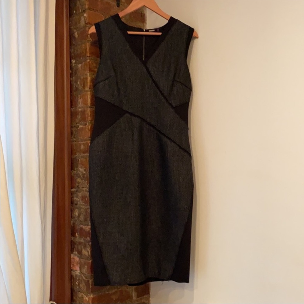Elie Tahari Size 10 Flattering Stretch Dress
